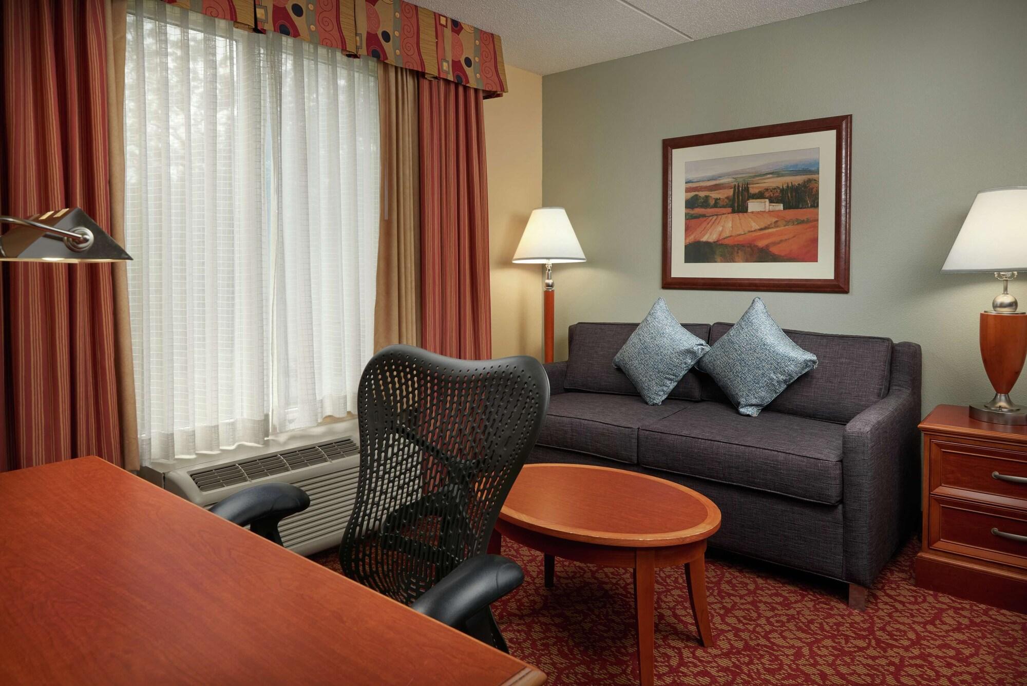 Hilton Garden Hotel 3*