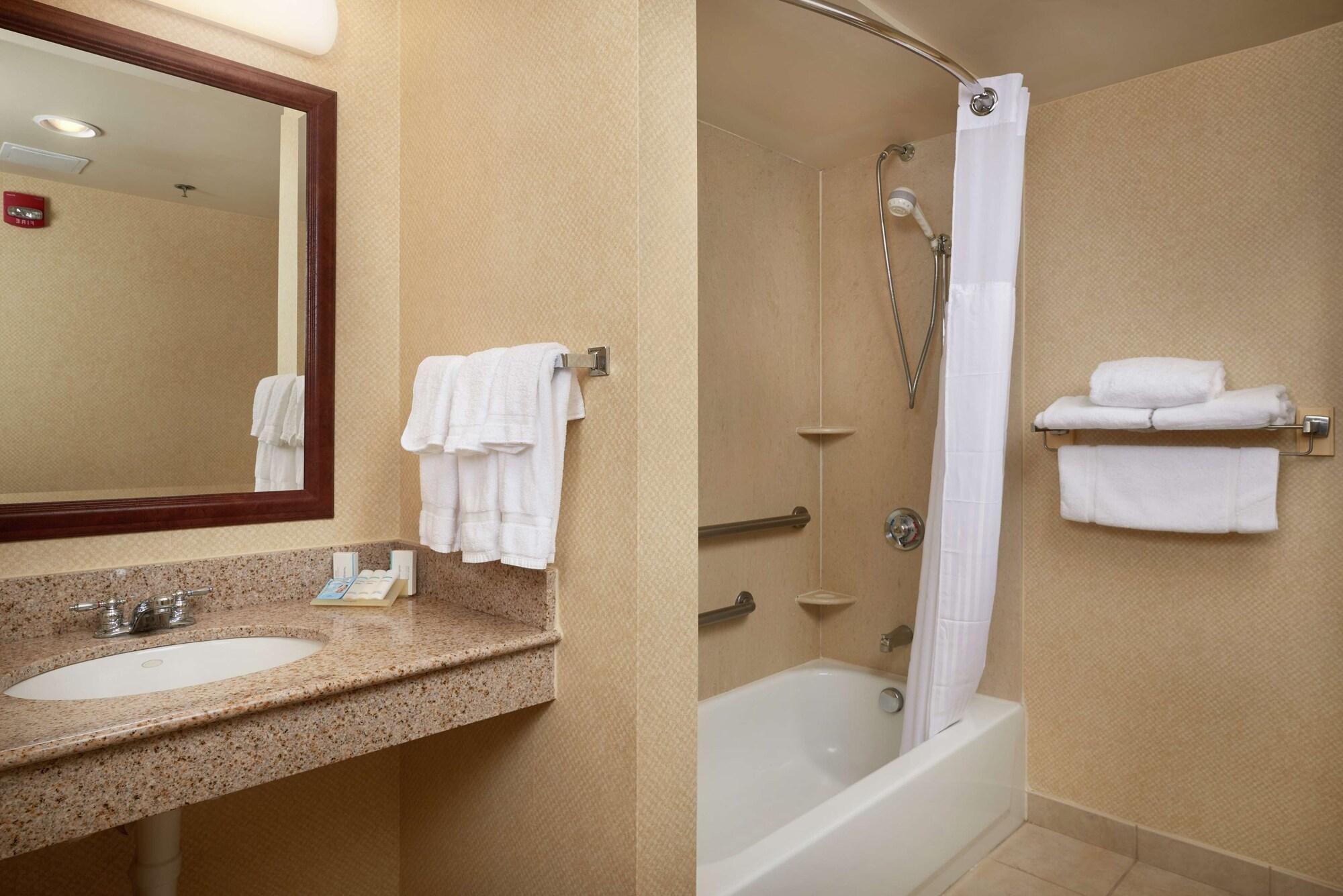 Hilton Garden 3* Newport News
